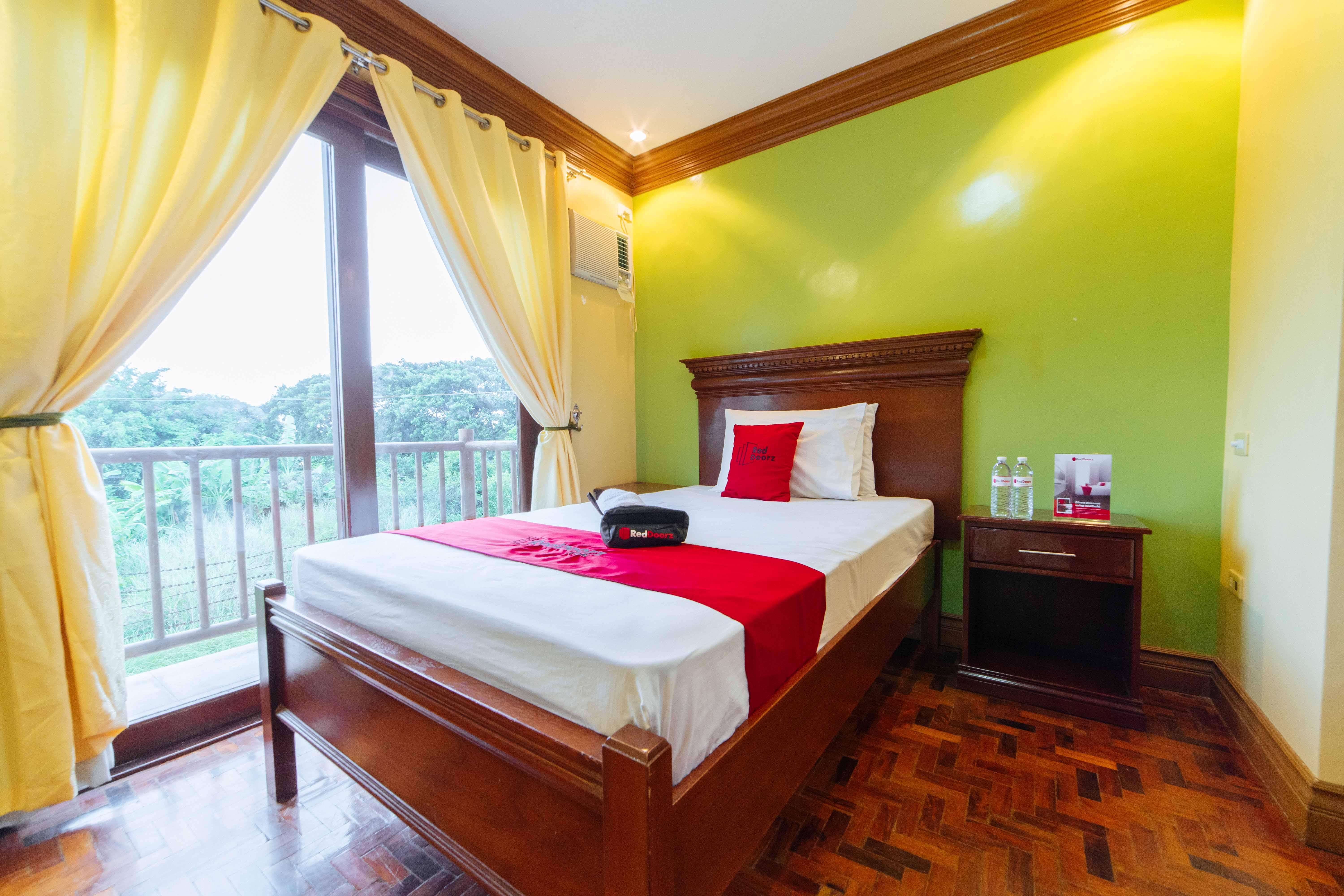 Reddoorz Plus @ Starhomes Olivianville Tarlac City Ngoại thất bức ảnh