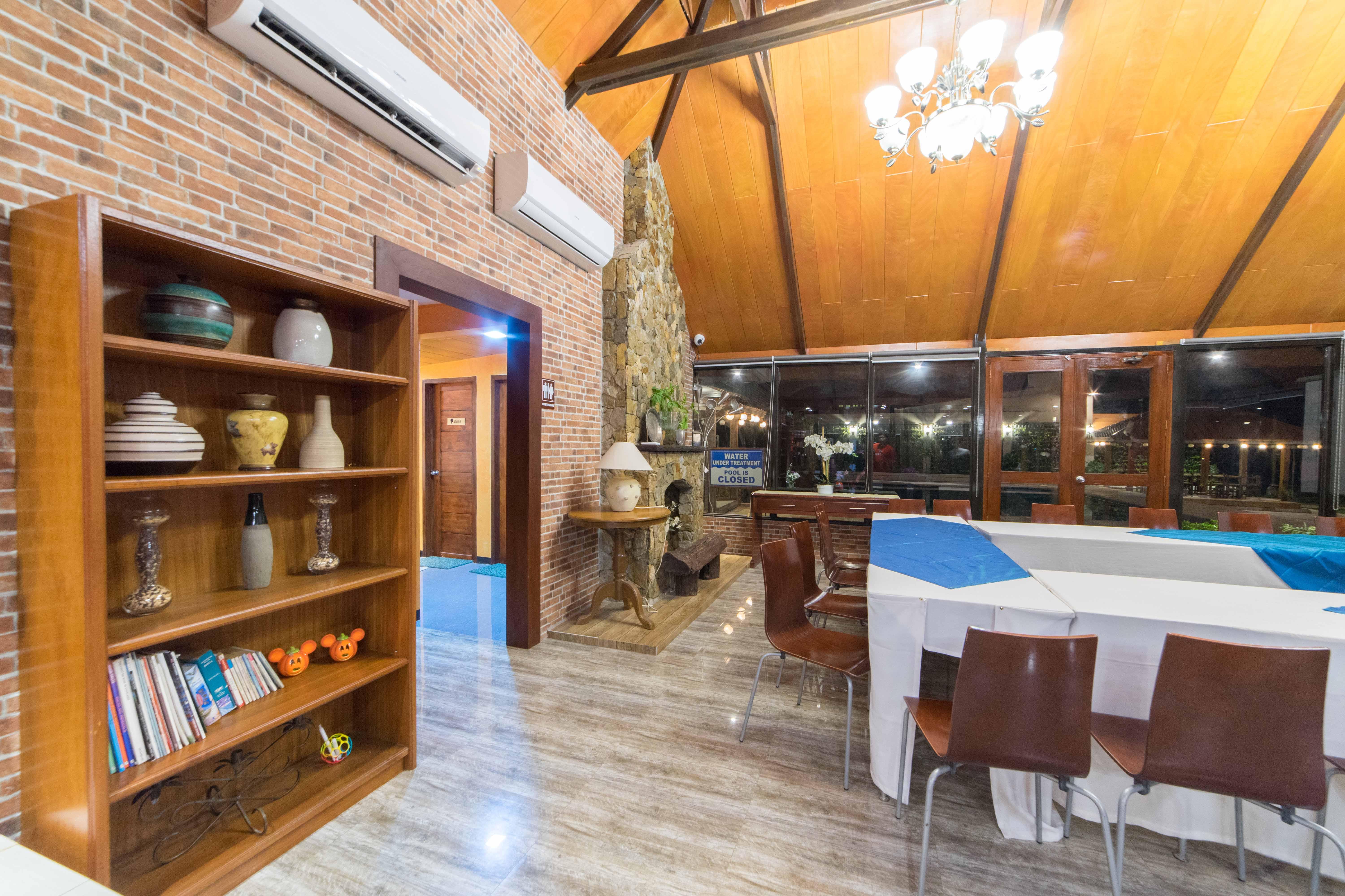 Reddoorz Plus @ Starhomes Olivianville Tarlac City Ngoại thất bức ảnh