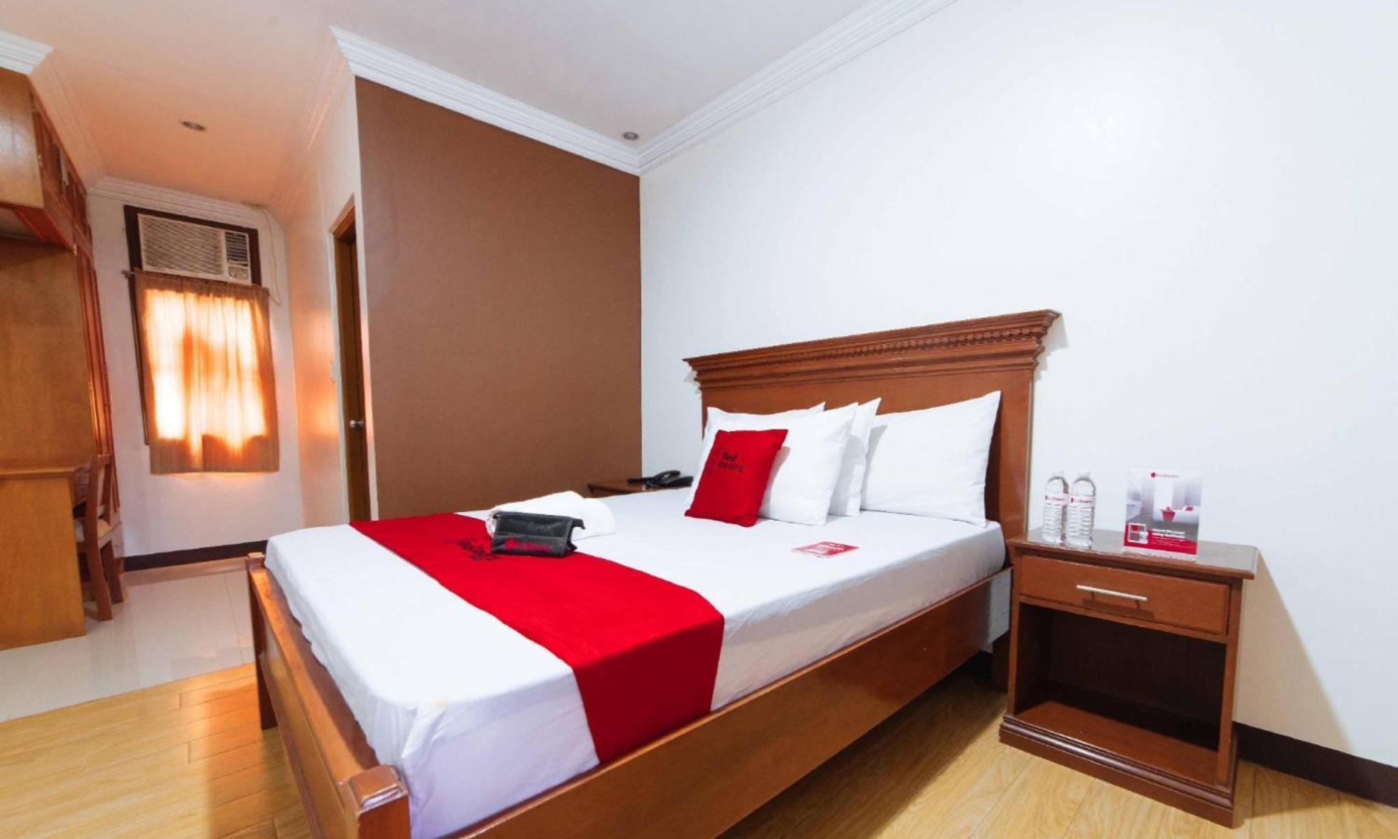 Reddoorz Plus @ Starhomes Olivianville Tarlac City Ngoại thất bức ảnh