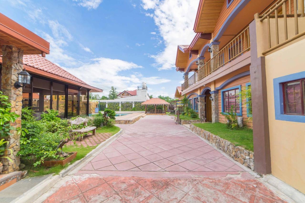 Reddoorz Plus @ Starhomes Olivianville Tarlac City Ngoại thất bức ảnh