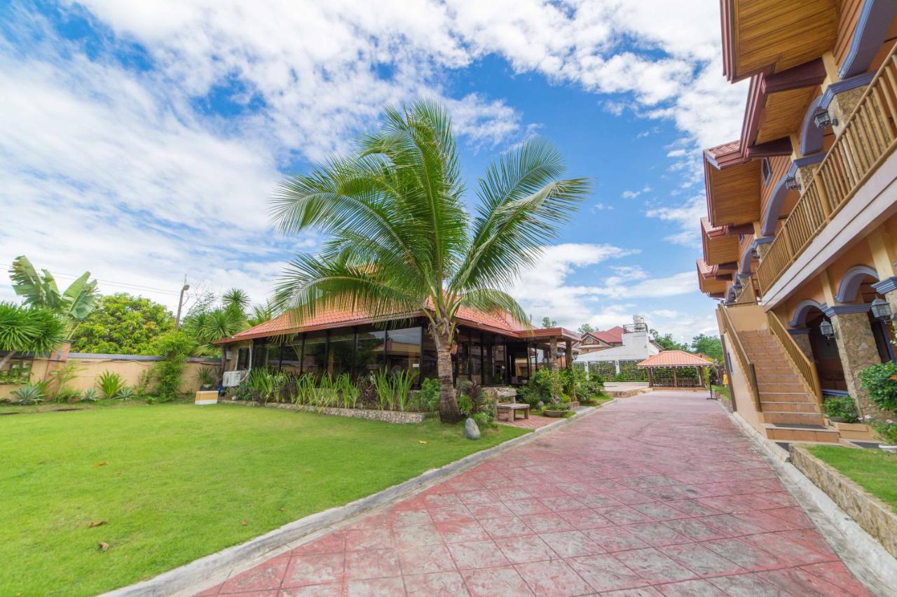 Reddoorz Plus @ Starhomes Olivianville Tarlac City Ngoại thất bức ảnh