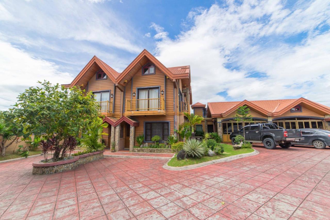 Reddoorz Plus @ Starhomes Olivianville Tarlac City Ngoại thất bức ảnh
