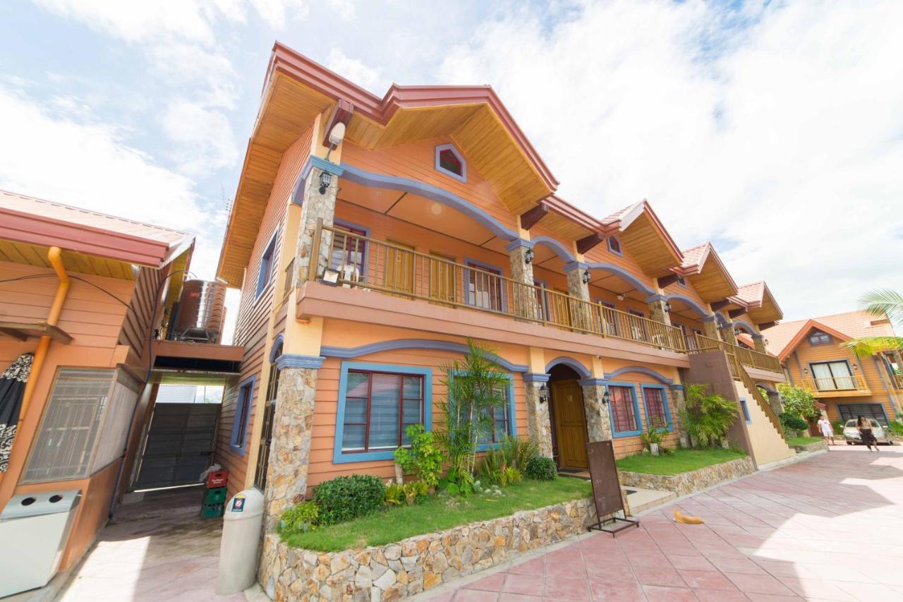 Reddoorz Plus @ Starhomes Olivianville Tarlac City Ngoại thất bức ảnh